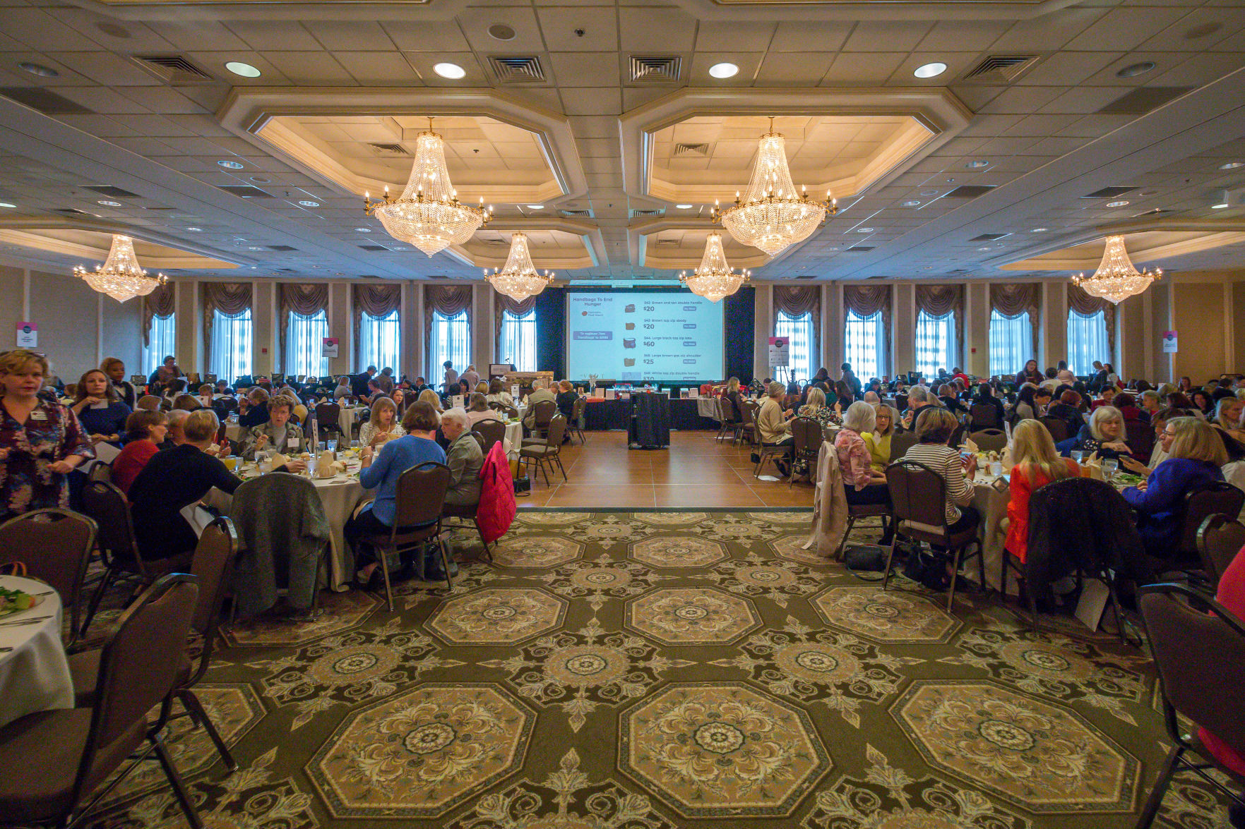 102018handbagstoendhunger38.jpg